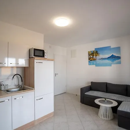 Apartament Najam Skundric Vir